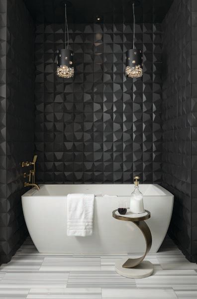 A delightfully relaxing soaking tub PHOTO COURTESY OF IBB DESIGNS
