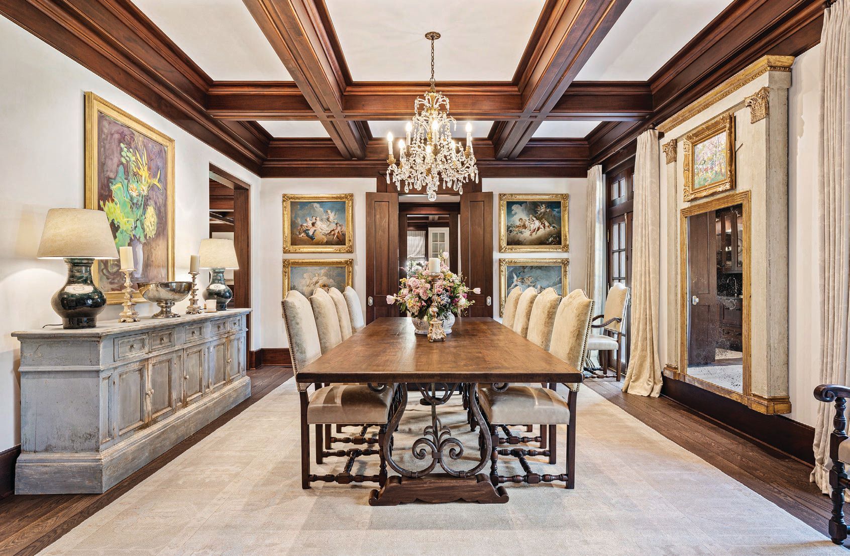 Grandeur abounds at this covetable home featuring exquisite furnishings, chic design and an incredible collection of artwork. PHOTO COURTESY OF JOSH GEMILLION FOR DOUGLAS ELLIMAN REALTY
