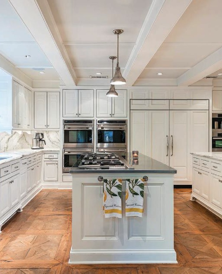 The stunning  kitchen proves the  all-white look is a  classic for a reason  PHOTO BY STEPHEN REED