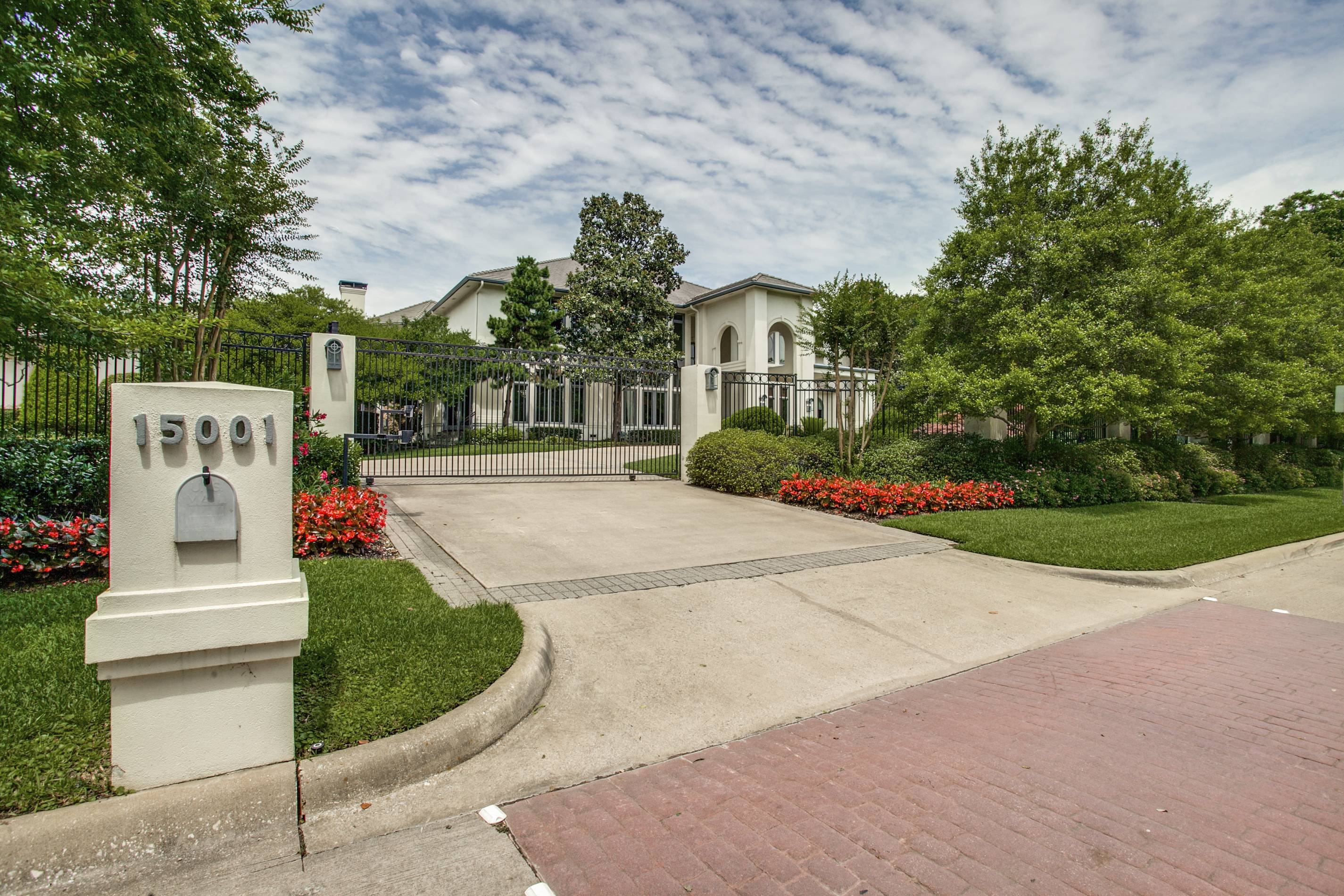Emmit Smith house in Dallas front exterior